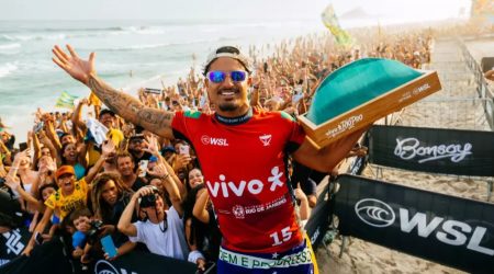 Campeonato de surf WSL São Sebastião tem ação ambiental