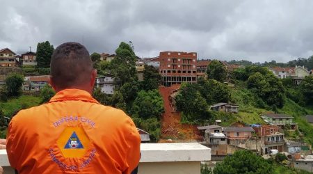 Defesa Civil instala sirenes em áreas de risco em Campos do Jordão