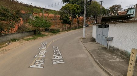 Equipe da CCR realizando obra com guindaste na Avenida Benedito Matarazzo em São José dos Campos