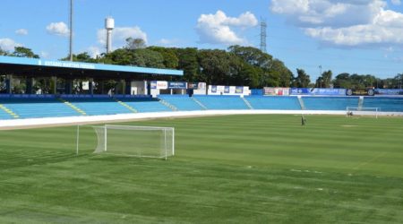 Após críticas em 2025, gramado do Martins Pereira é recuperado e mira temporada 2026