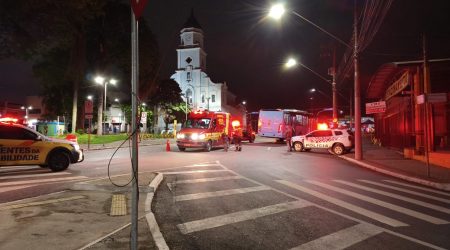 Idoso de 64 anos é atropelado por ônibus do transporte coletivo na Praça da Matriz, centro de São José dos Campos
