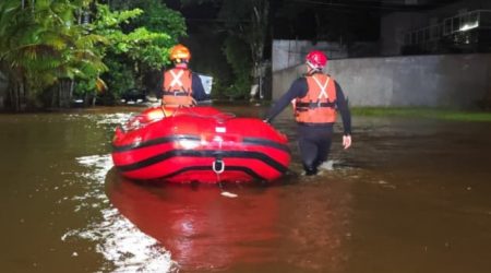 Temporal deixa ruas e residências alagadas na Mococa, em Caraguá!