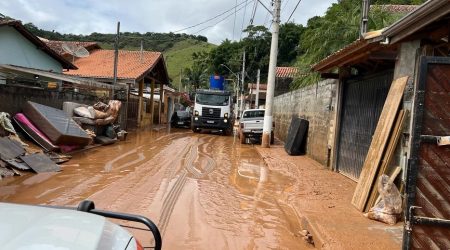 Defesa Civil realiza simulado de evacuação por enchente em Monteiro Lobato