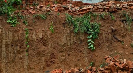 Temporal causa quedas de barreiras e danos em estradas rurais de Monteiro Lobato