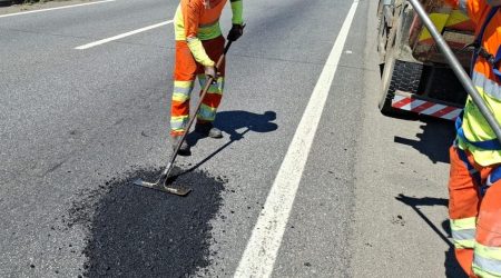 Mutirão tapa-buraco na Via Dutra fecha 176 pontos em um dia na RM Vale do Paraíba