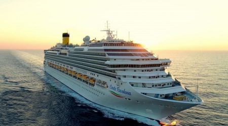 Imponente, Navio Costa Favolosa com 3,8 mil turistas abre a temporada de cruzeiros em Ilhabela