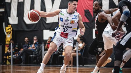 Cesta de Adyel Borges a dois segundos do fim garante vitória do São José contra o Vasco no Rio!