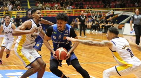 São José perde de novo para Mogi e se complica no NBB