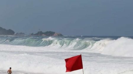 Ressaca marítima no litoral pode ter ondas de até 2,5 metros