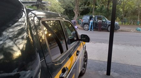 Três chilenos são presos pela PRF na Via Dutra, em São José, por furtos cometidos em Itatiaia