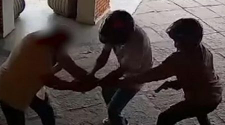 Violência em Ubatuba: Turista goiano é assaltado por criminosos armados em frente à pousada e tem joias roubadas!