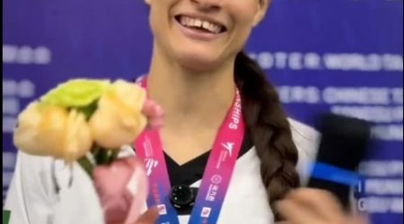 Brasileira Maria Pacheco conquista mundial de taekwondo e recoloca o Brasil no topo após 20 anos