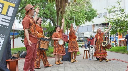Grupo Teatro do Imprevisto lança documentário e debate a produção artística no interior de São Paulo