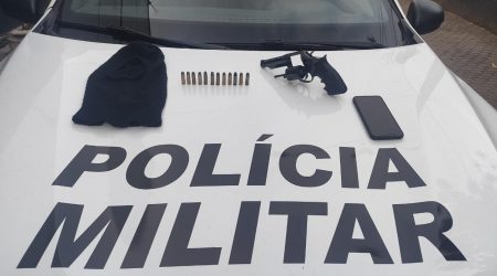 Passageiro de motorista por aplicativo é preso com revólver, touca ninja e munições em Ubatuba
