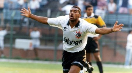 Tetracampeão, ex-atacante Viola é condenado à prisão por porte ilegal de arma em SP