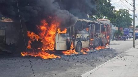 Tensão na zona leste com mais dois ônibus atacados nesta sexta 919)