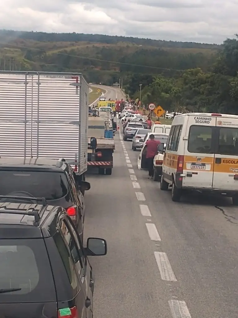 Homem é atropelado na Rodovia dos Tamoios em São José 