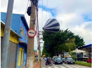 Balão cai em comércio na zona sul de São José dos Campos e caso é registrado pela Guarda Civil Municipal neste sábado, 26.
