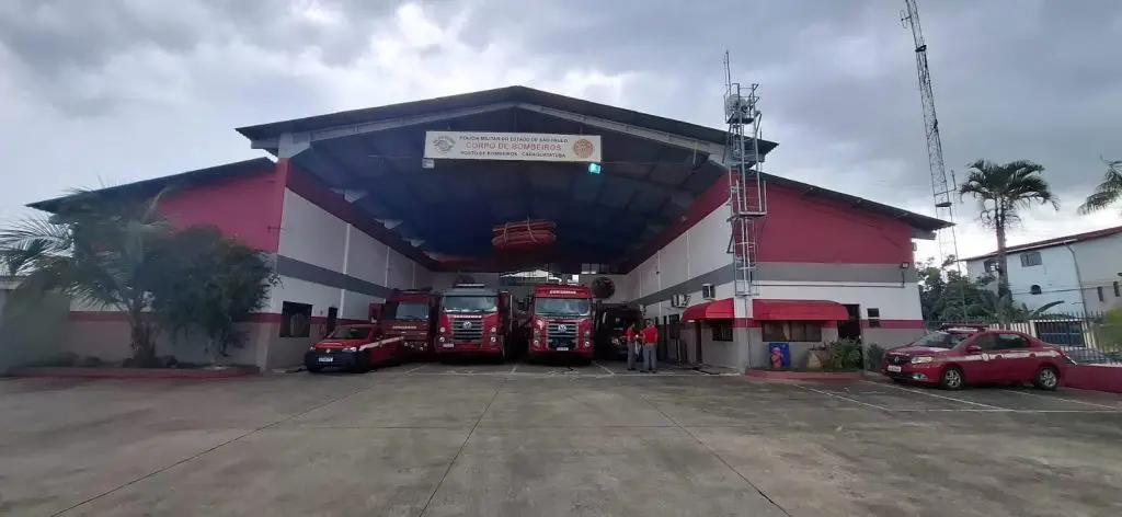 Bebê de 2 meses engasgada com leite materno é salva por bombeiros em Caraguatatuba