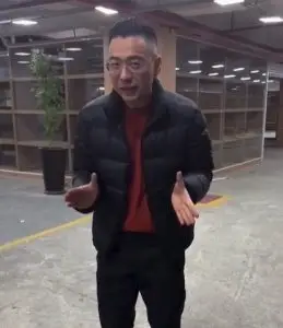 Alex Ye anuncia nova loja em São José e gera empregos com salários de até R$ 4 mil