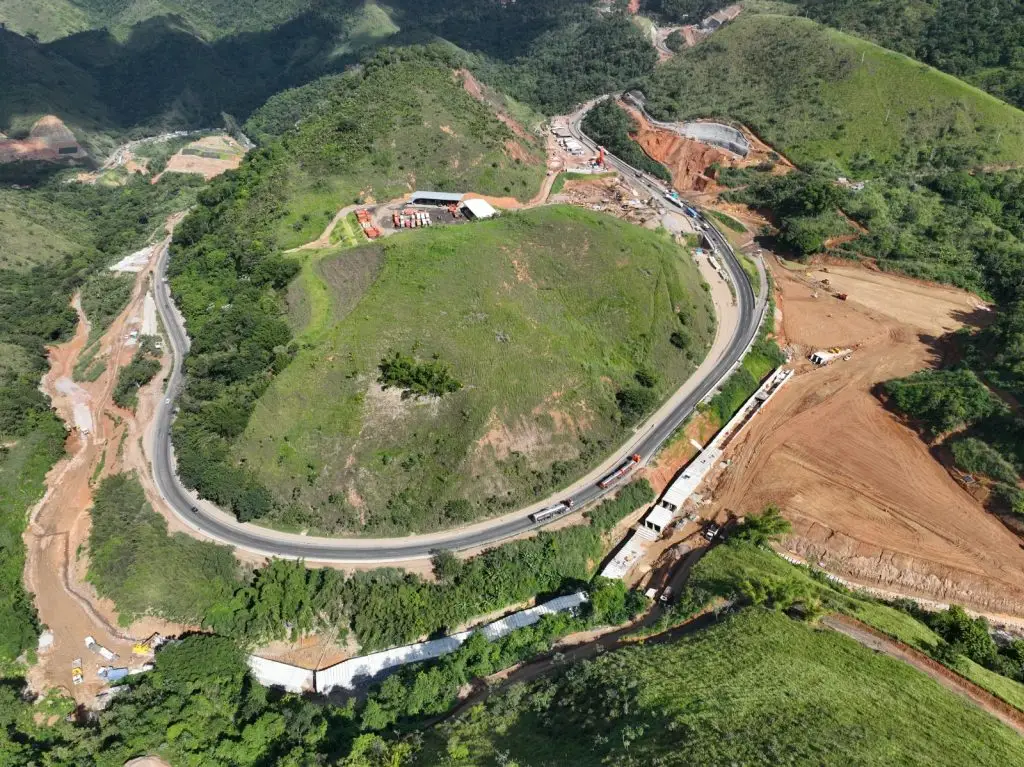 Via Dutra é fechada na Serra das Araras para detonação de rochas nesta semana