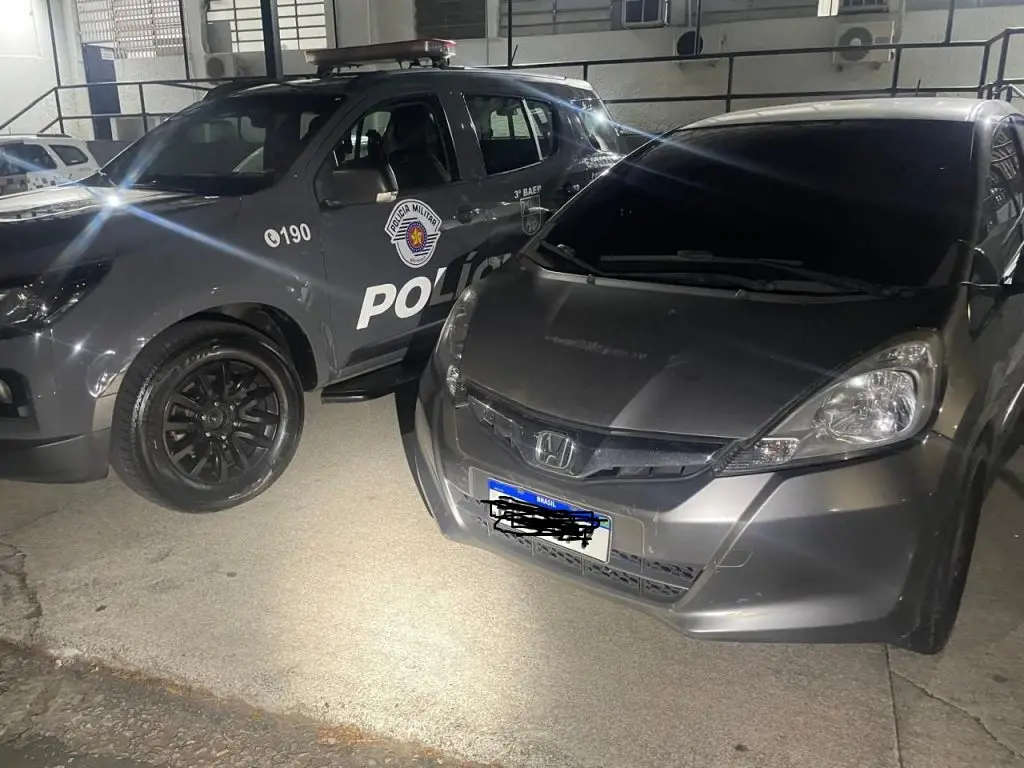 Casal com veículo roubado em SP é preso no Monte Castelo