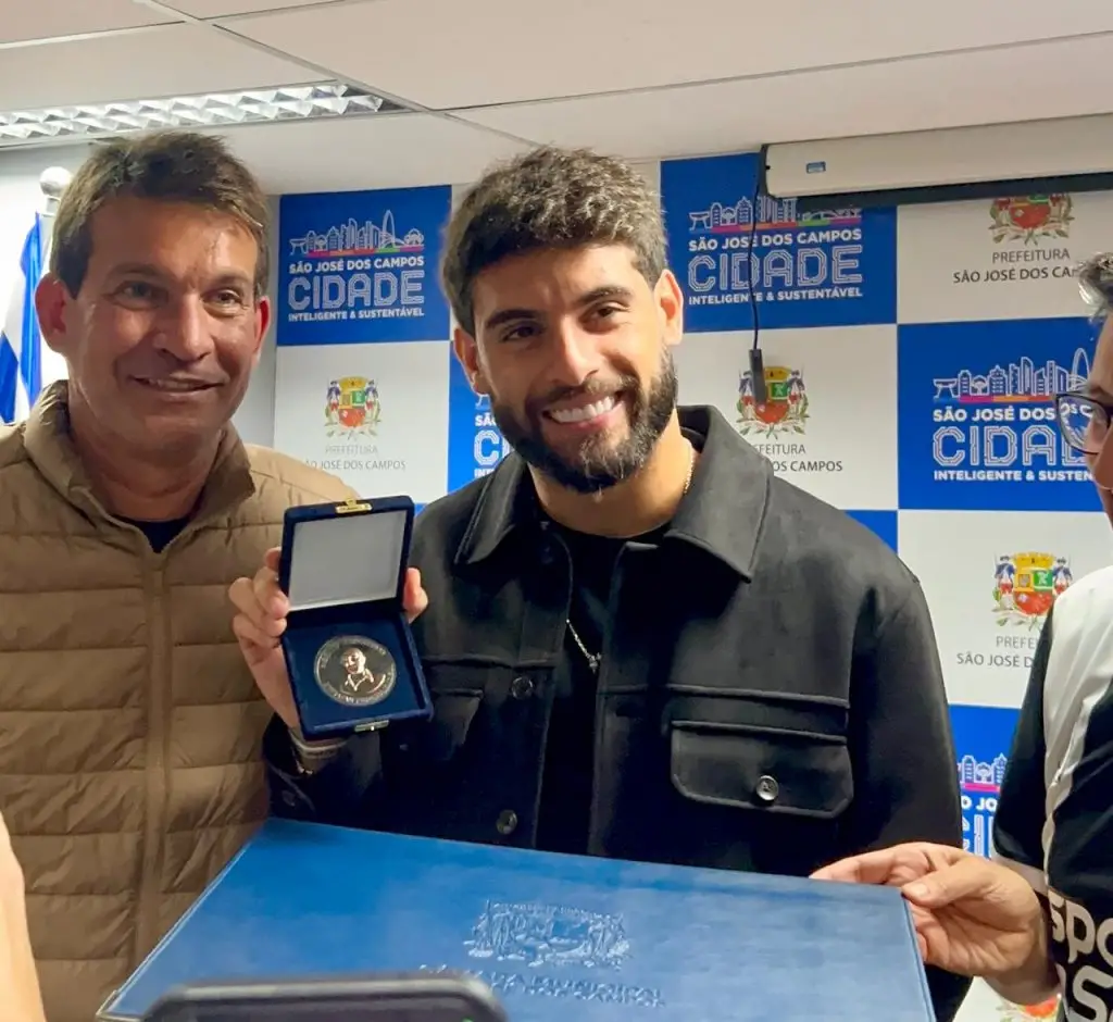 Joseense Yuri Alberto recebe Medalha Mérito Esportivo em São José dos Campos