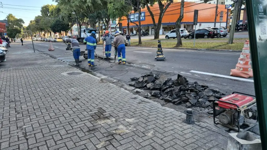 Queda de pedestre em asfalto irregular acende alerta na zona sul de São José dos Campos