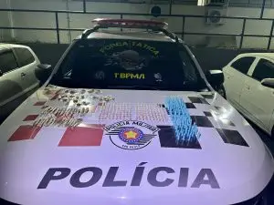 Traficante é preso com crack, cocaína e maconha na Vila Tesouro