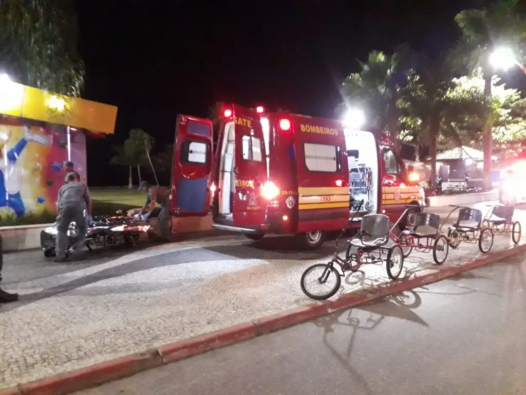Discussão por cigarro termina com tiro na coxa em plena Avenida da Praia em Caraguá