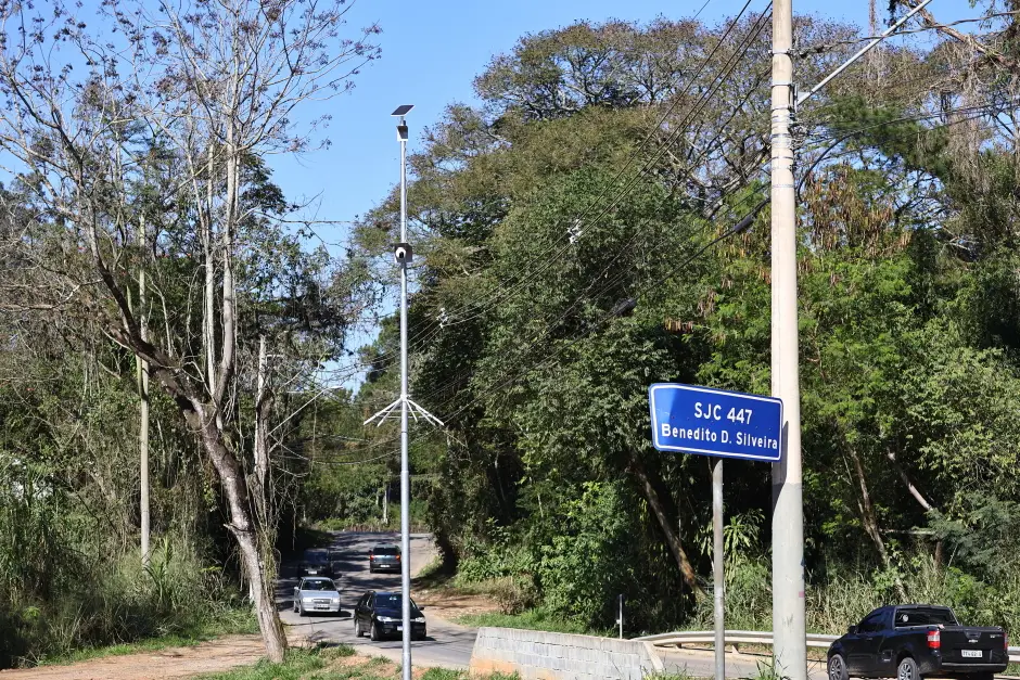 Homem é multado em R$11,7 mil por descarte irregular na zona norte