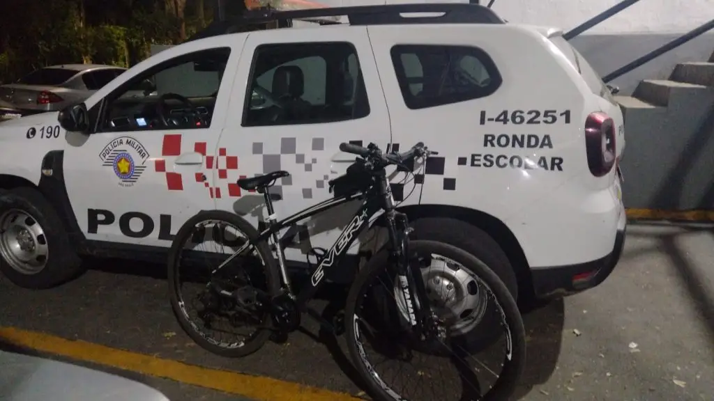 Ladrão de 18 anos é preso após estourar corrente e furtar bike no Centro da Juventude