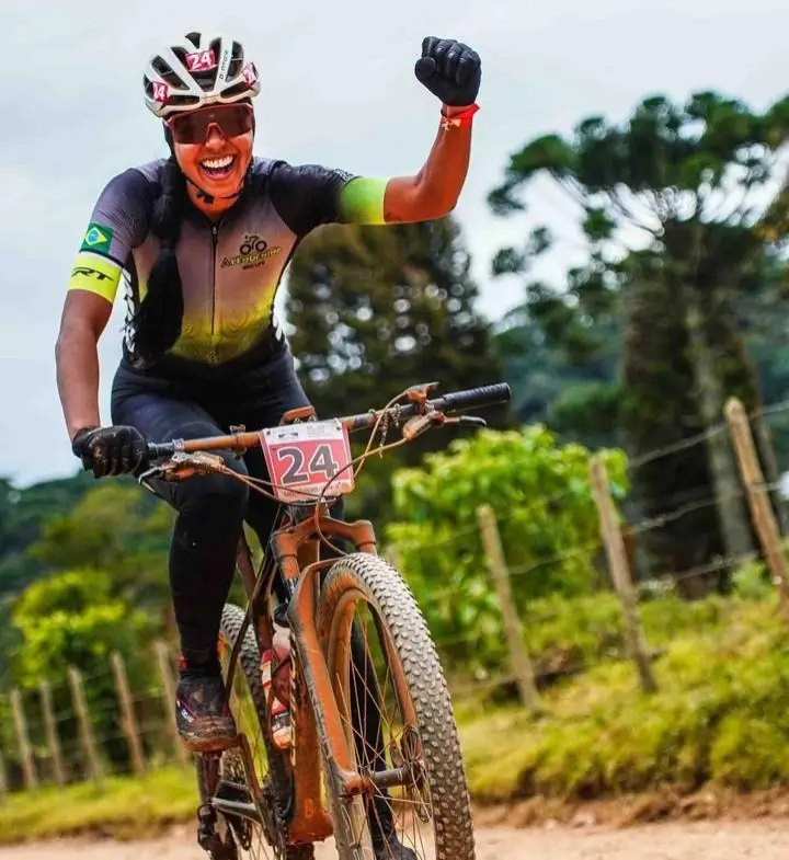 Após vencer o sedentarismo, atleta de Lorena se destaca no ciclismo e inspira superação