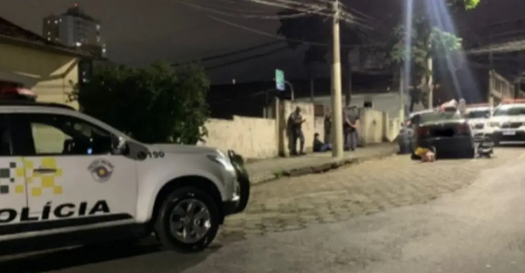 Foragido da Justiça por tráfico é preso após tentar fugir de blitz na Carvalho Pinto, em São José