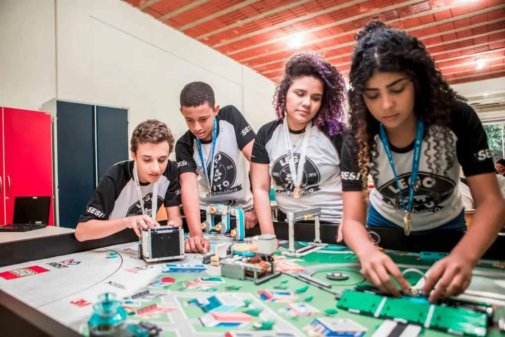 Sesi de São José abre 548 vagas gratuitas em cursos de robótica para crianças e adolescentes