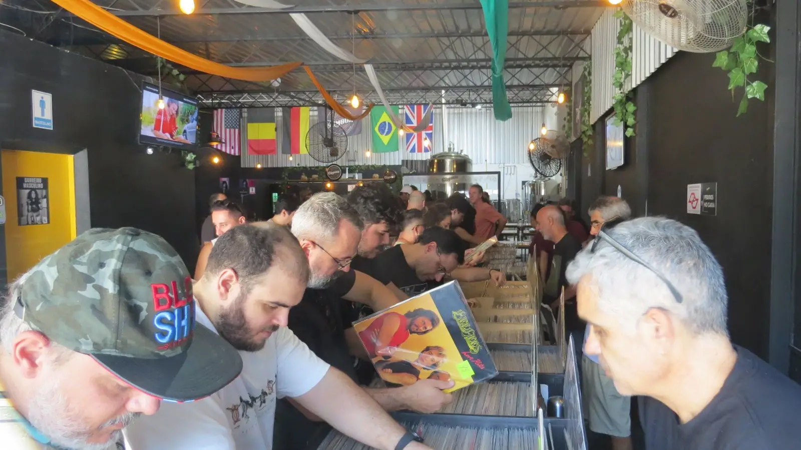 Feira de discos em São José dos Campos reúne 10 mil títulos e show tributo ao Iron Maiden neste sábado