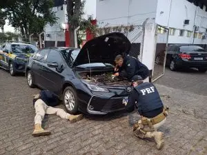 Após perseguição em Lavrinhas, PRF recupera carro roubado