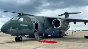 Embraer investe na Índia e se prepara para disputar contrato bilionário de cargueiros militares KC-390