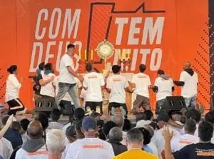 Lideranças católica e fiéis se reúnem em evento na Canção Nova no fim de semana