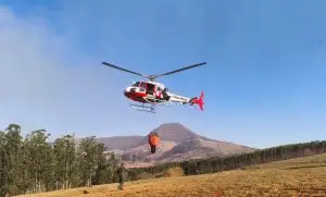 Governo de SP combate incêndios no Vale do Paraíba