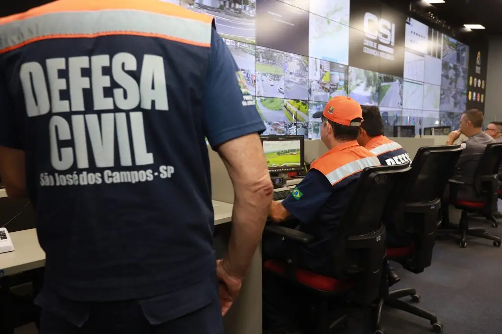 Defesa Civil emite alerta sobre fortes ventos na RM Vale!