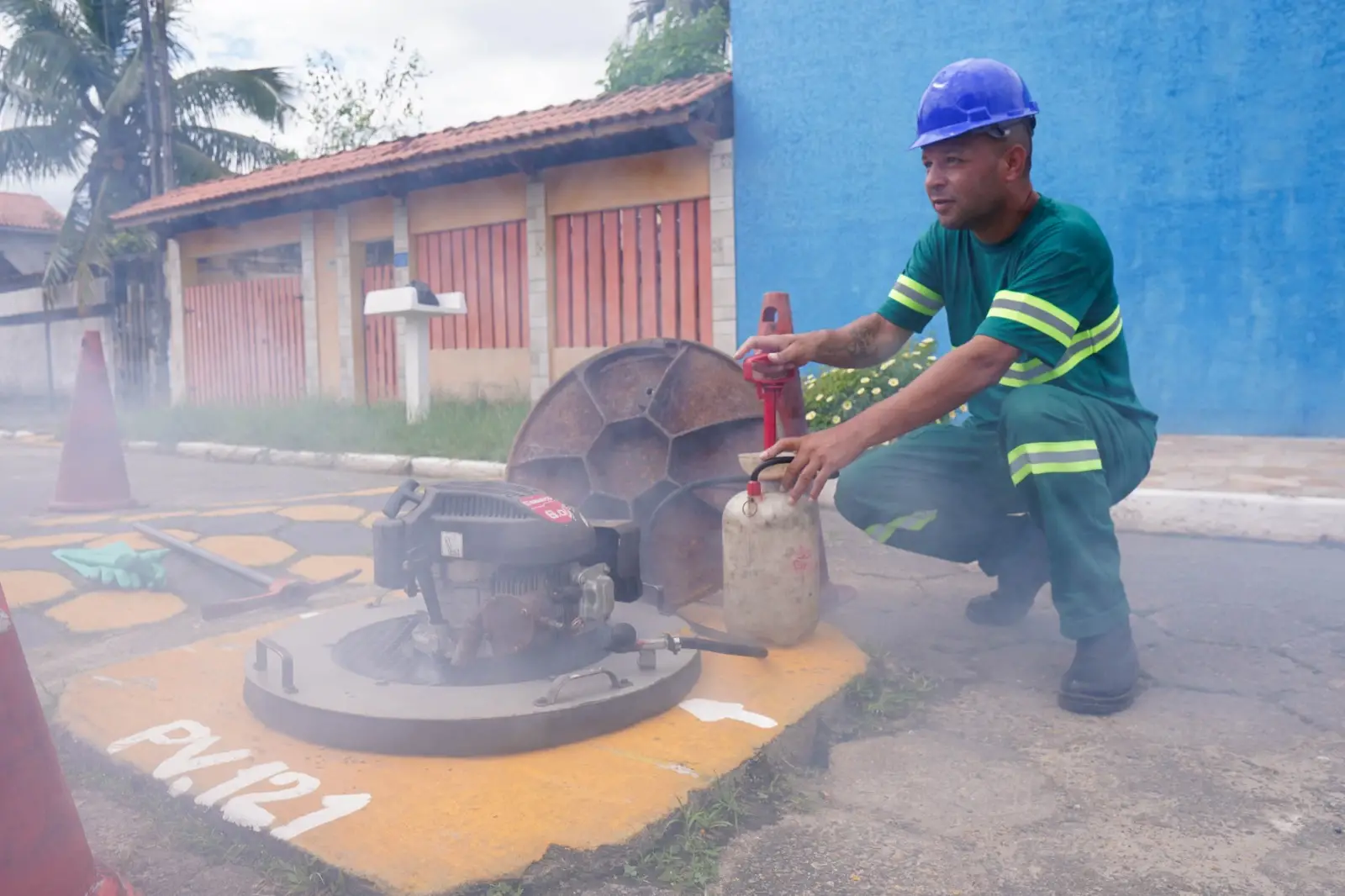 Sabesp faz testes com fumaça em bairros da região sul de São José dos Campos  