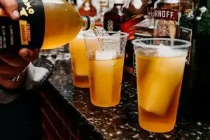 Fiscalização de bebidas proíbe copão em adegas de São José dos Campos