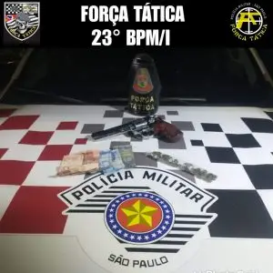 Em Canas, homem é preso com tráfico de drogas e porte ilegal de arma