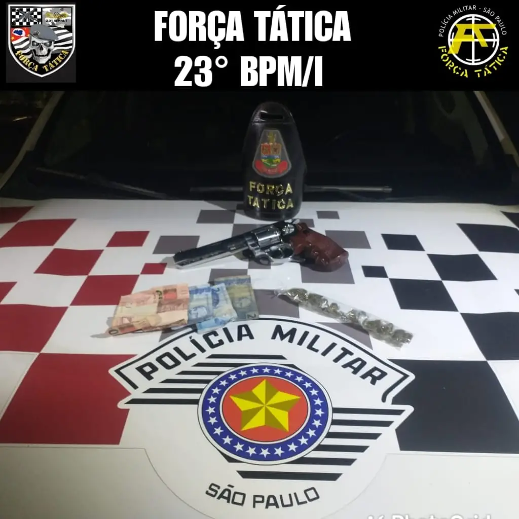 Em Canas, homem é preso com tráfico de drogas e porte ilegal de arma  