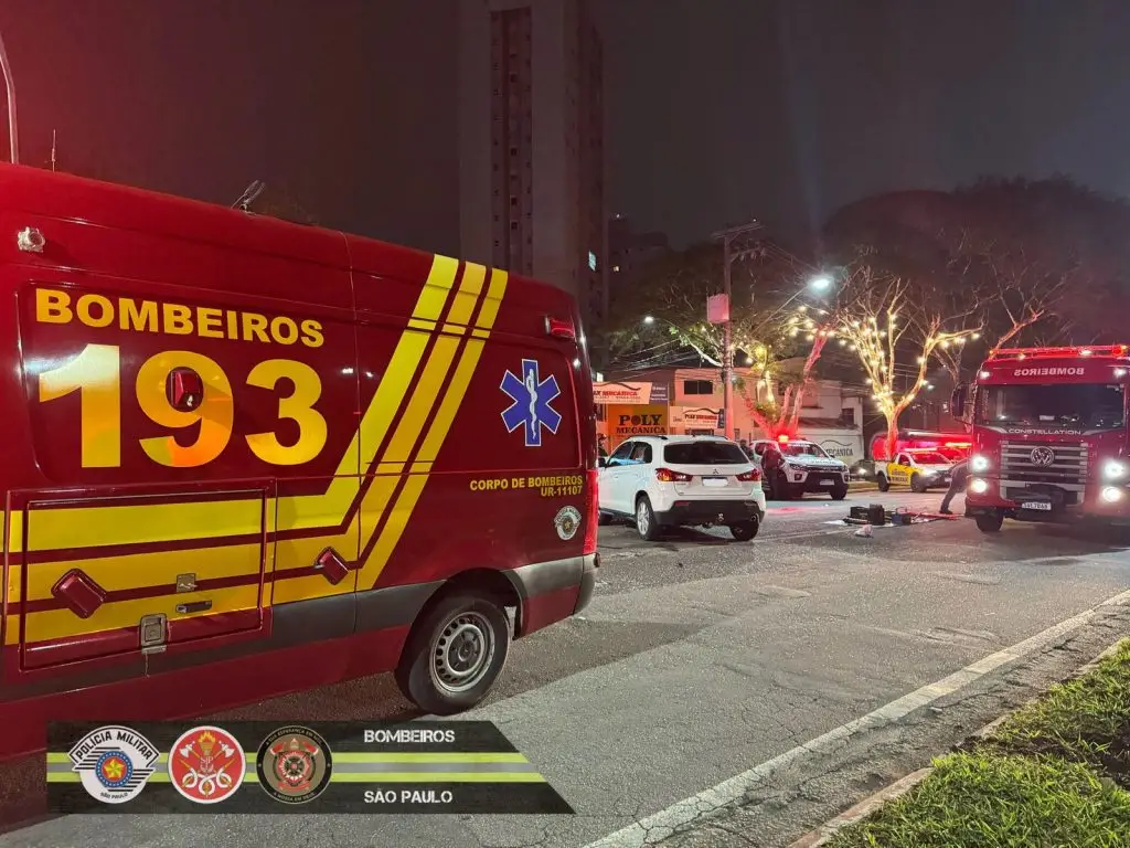 Acidente com três veículos deixa duas pessoas feridas na zona sul de São José