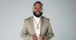 Dudu Nobre faz show gratuito em Taubaté no feriado da Consciência Negra