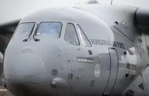 Embraer entrega 2º avião cargueiro C-390 à Hungria e amplia presença na Europa