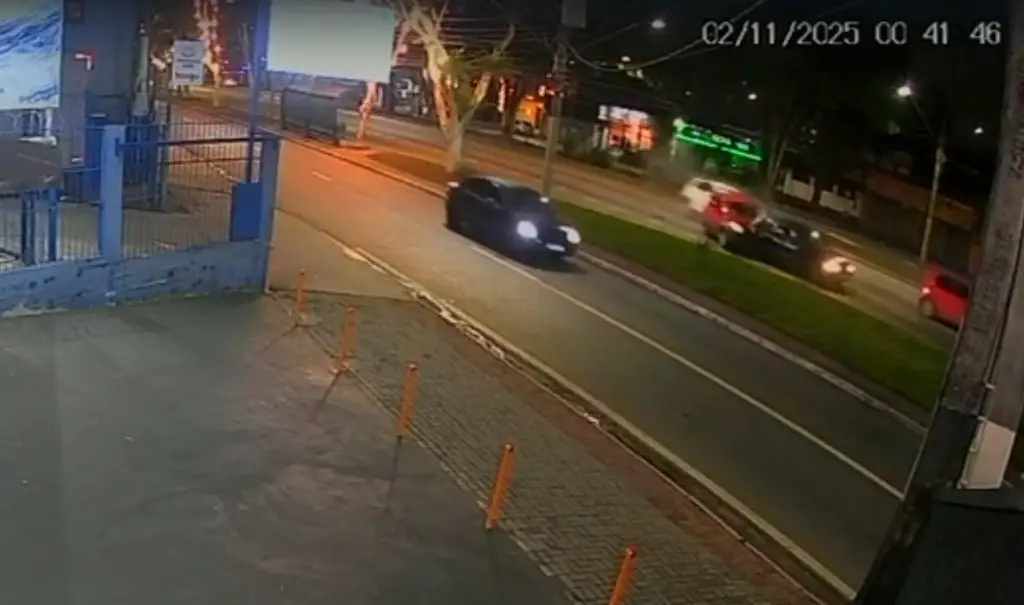 Vídeo mostra batida fatal na Estrada Velha em São José dos Campos