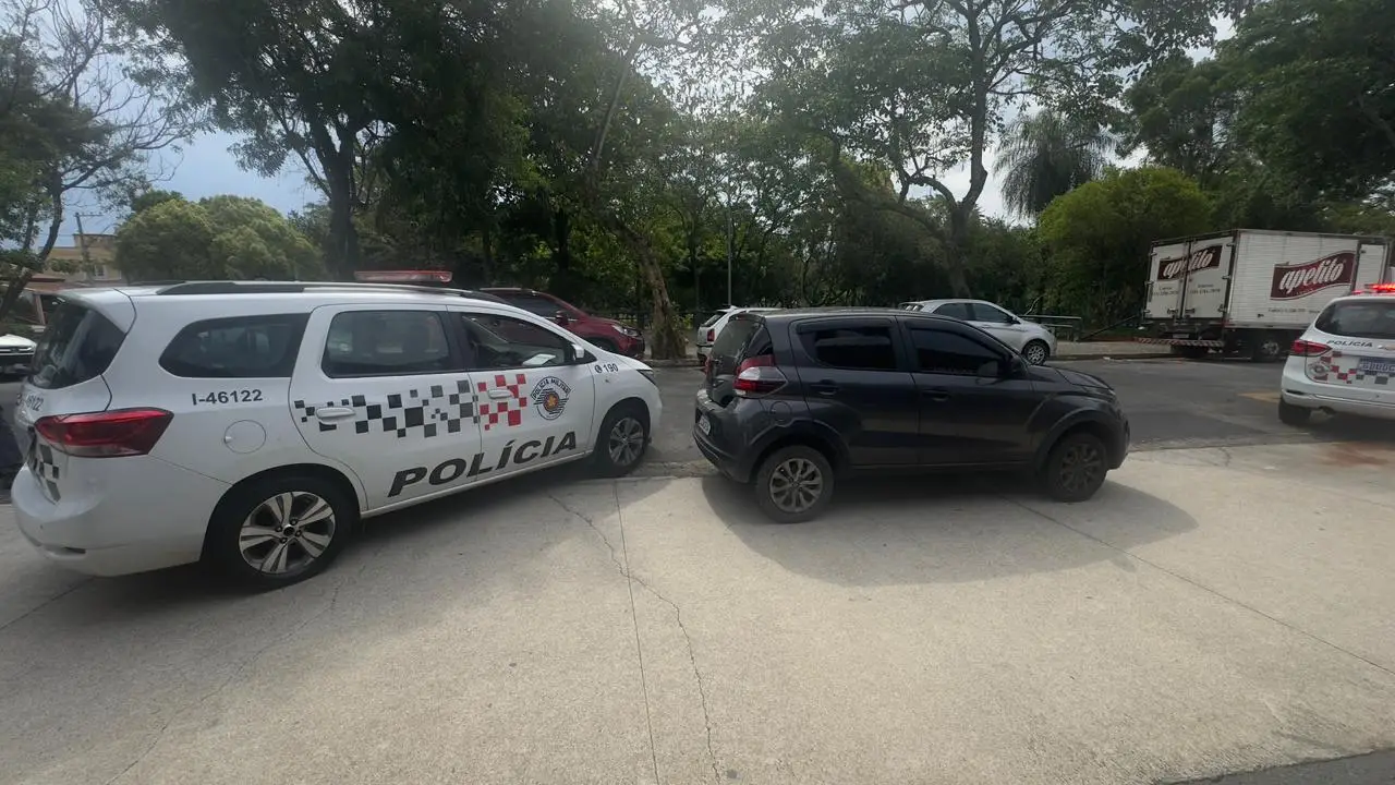 Dupla é presa em flagrante por roubo e sequestro de motorista de aplicativo em São José dos Campos 